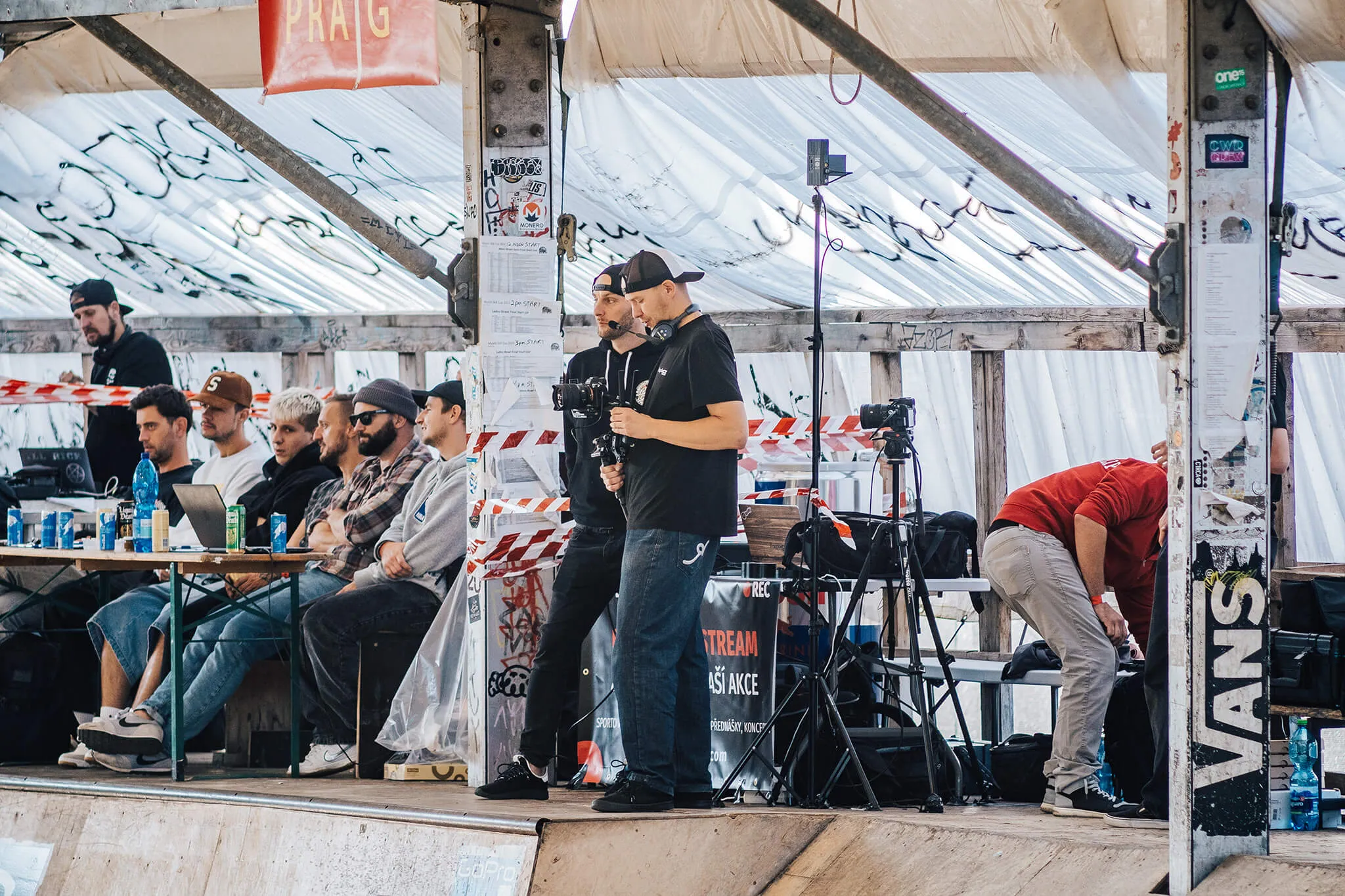 Provizórna réžia priamo v skateparku
